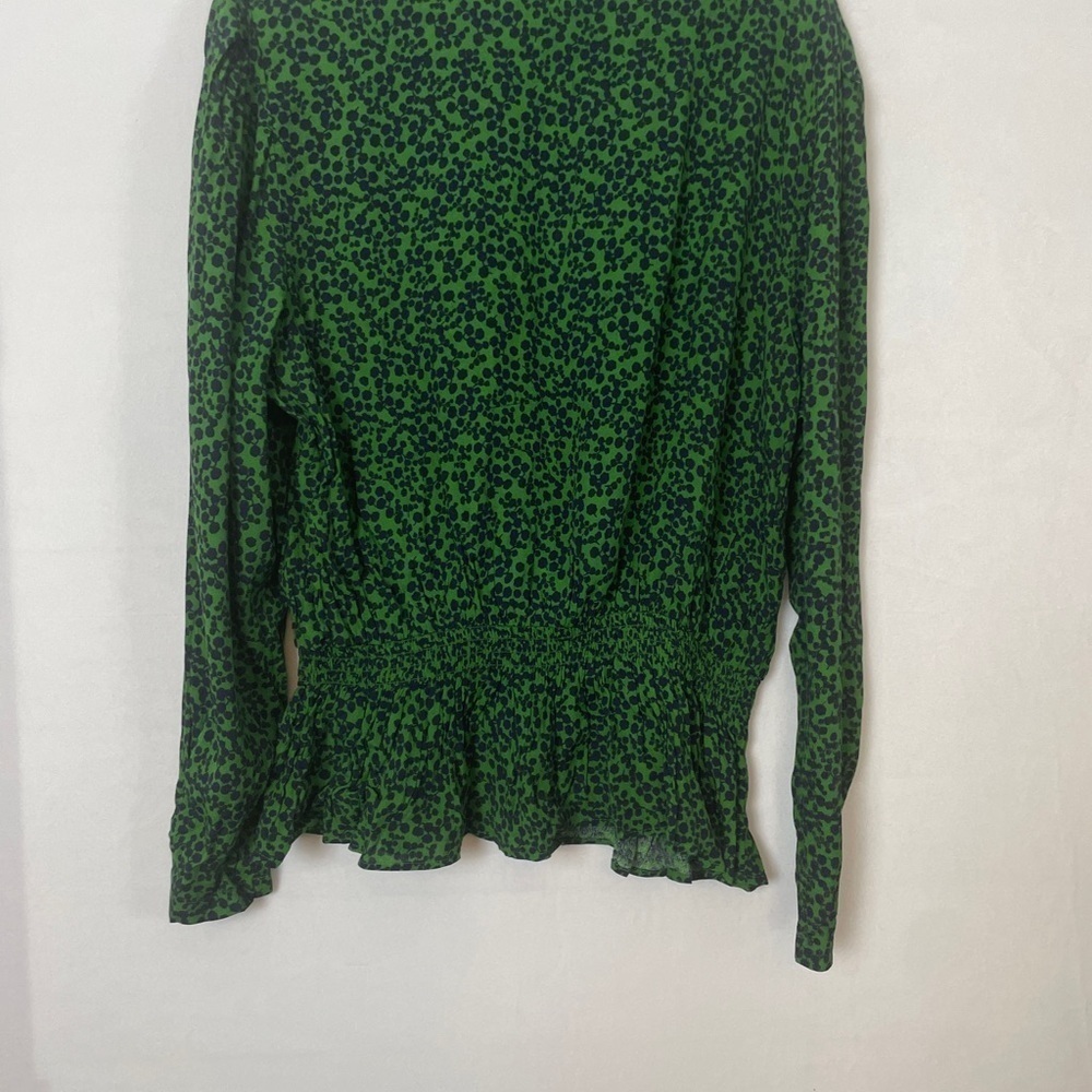 Green Long Sleeve Printed Peplum Top - Picture 11 of 14